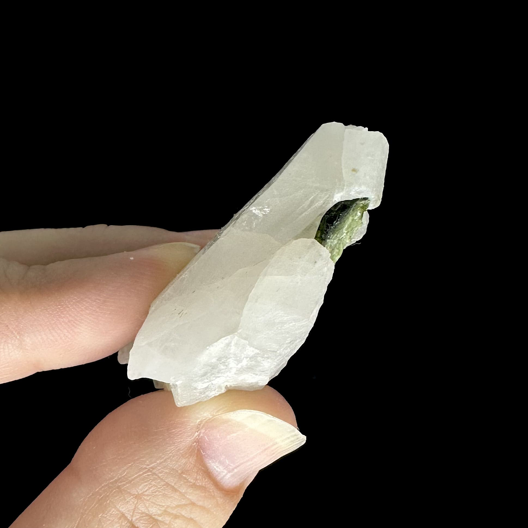 Turmalina verde en matriz de cuarzo #15 4