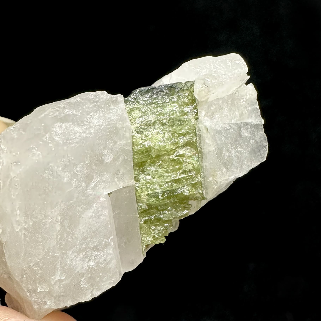 Turmalina verde en matriz de cuarzo #15 2