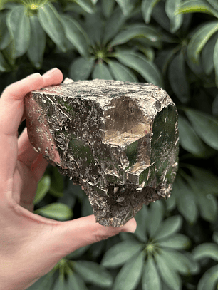 Pirita cúbica fragmento en bruto #26