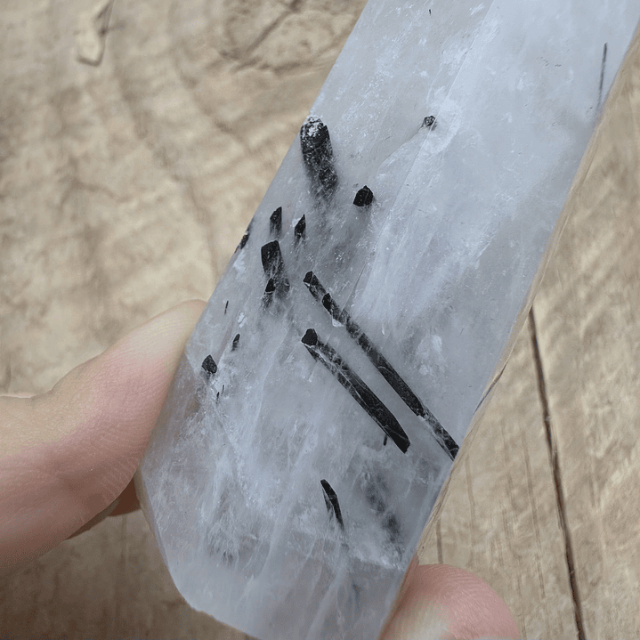 Cuarzo Turmalinado en obelisco #8 2