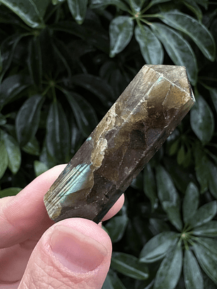 Labradorita en obelisco #7
