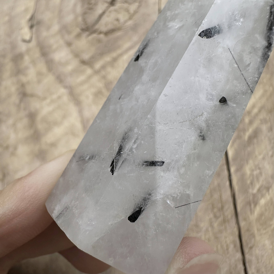 Cuarzo Turmalinado en obelisco #9 6