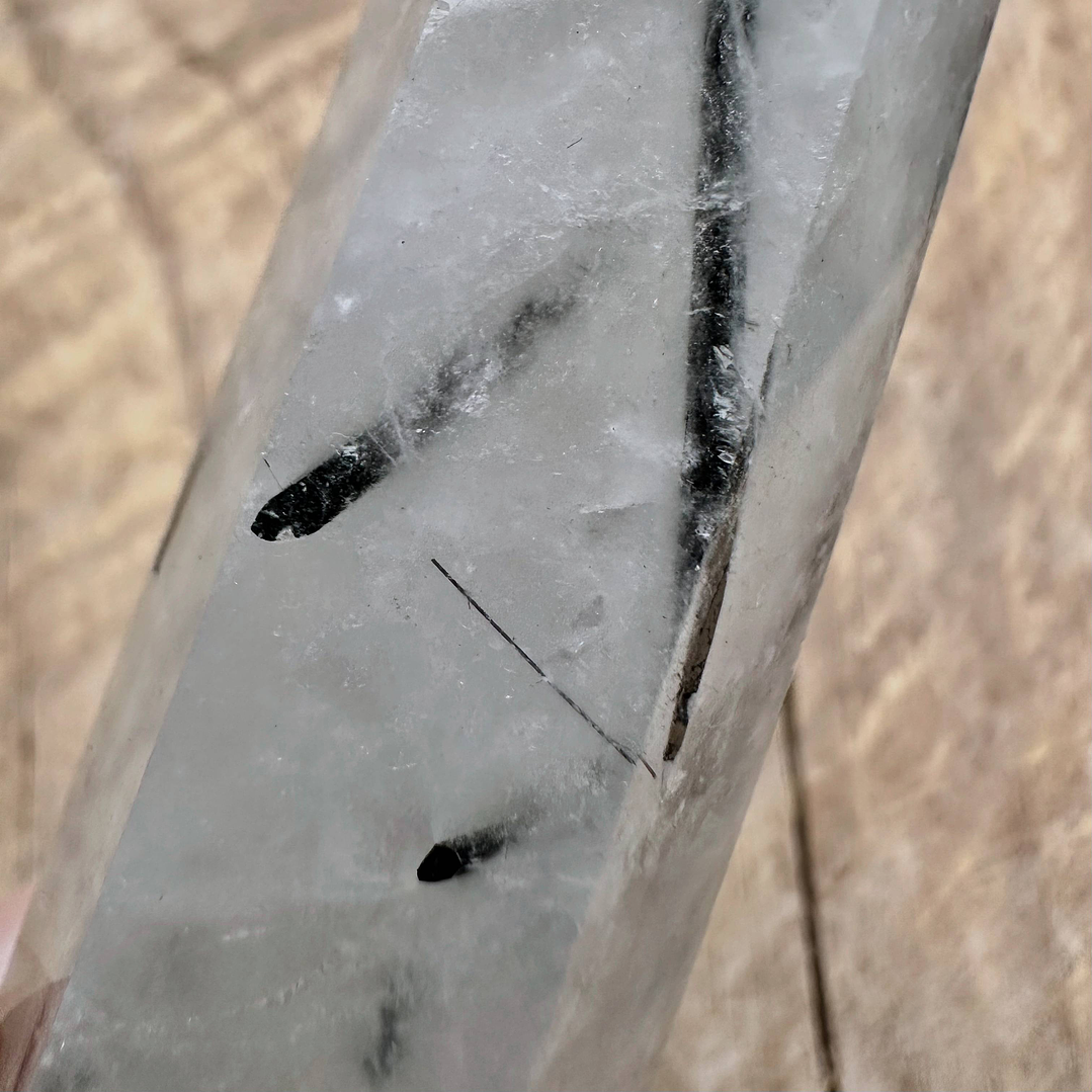 Cuarzo Turmalinado en obelisco #9 5