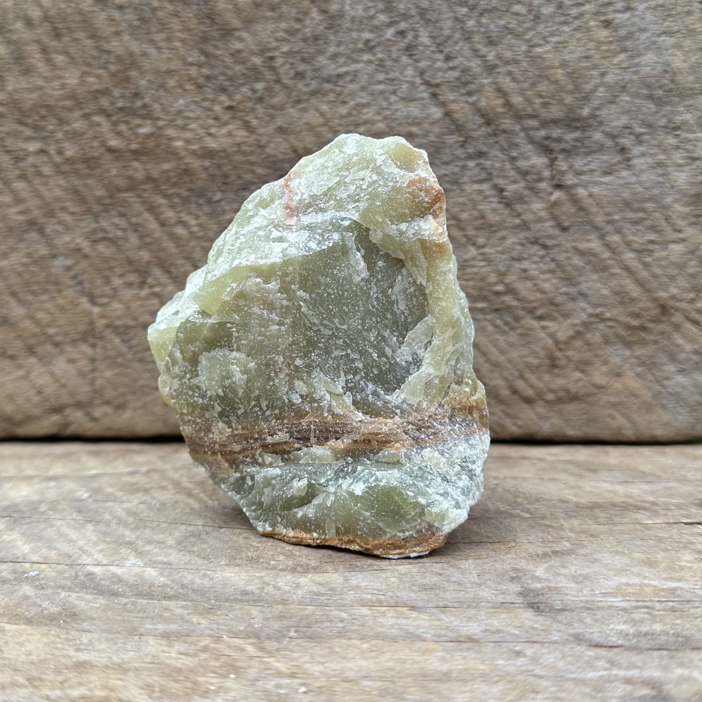 Onix verde en bruto #3