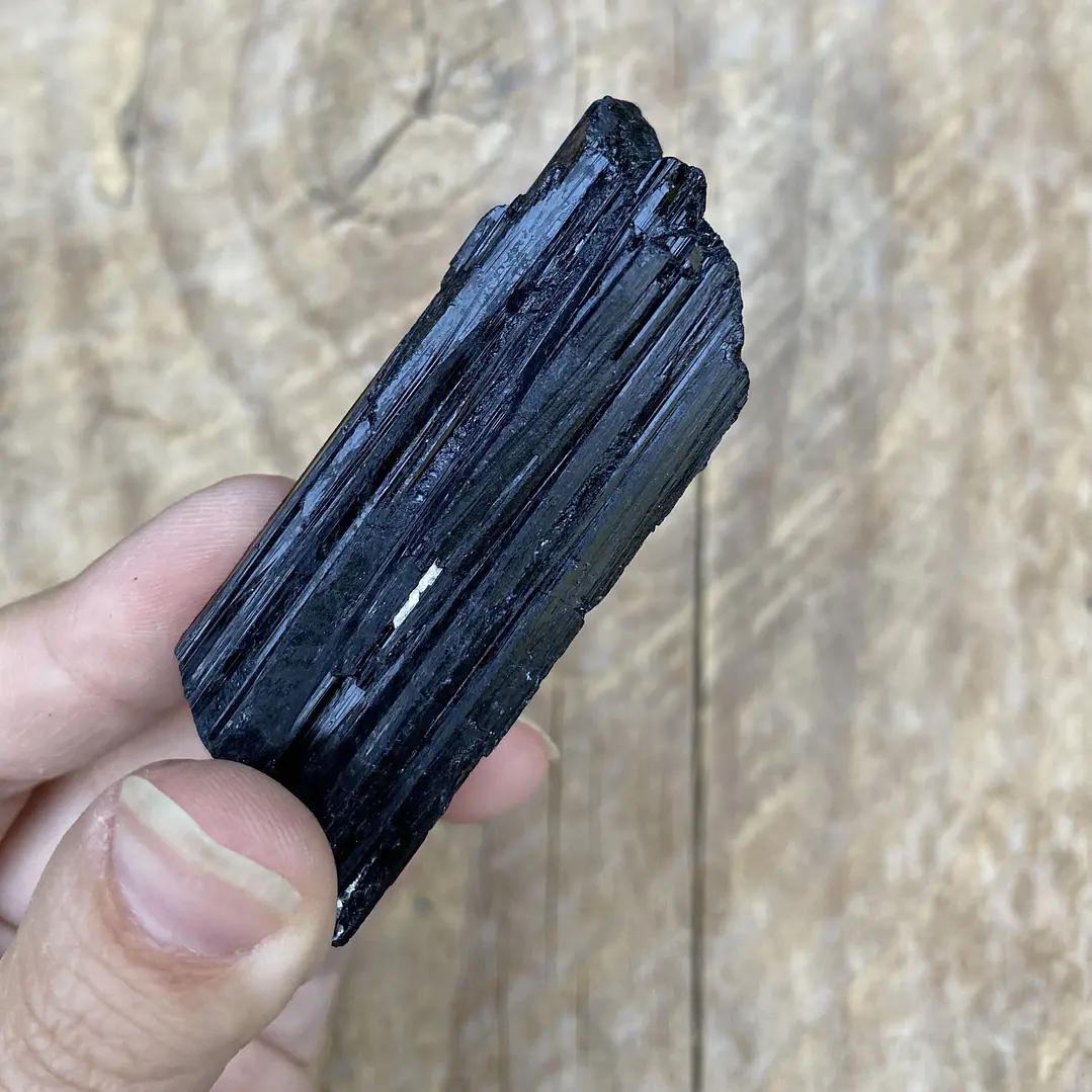 Turmalina negra grande en bruto #10 3