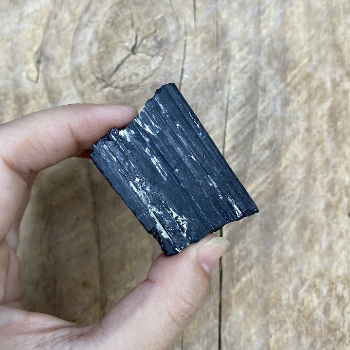 Turmalina negra grande en bruto #11 4