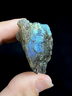 Labradorita en bruto #24