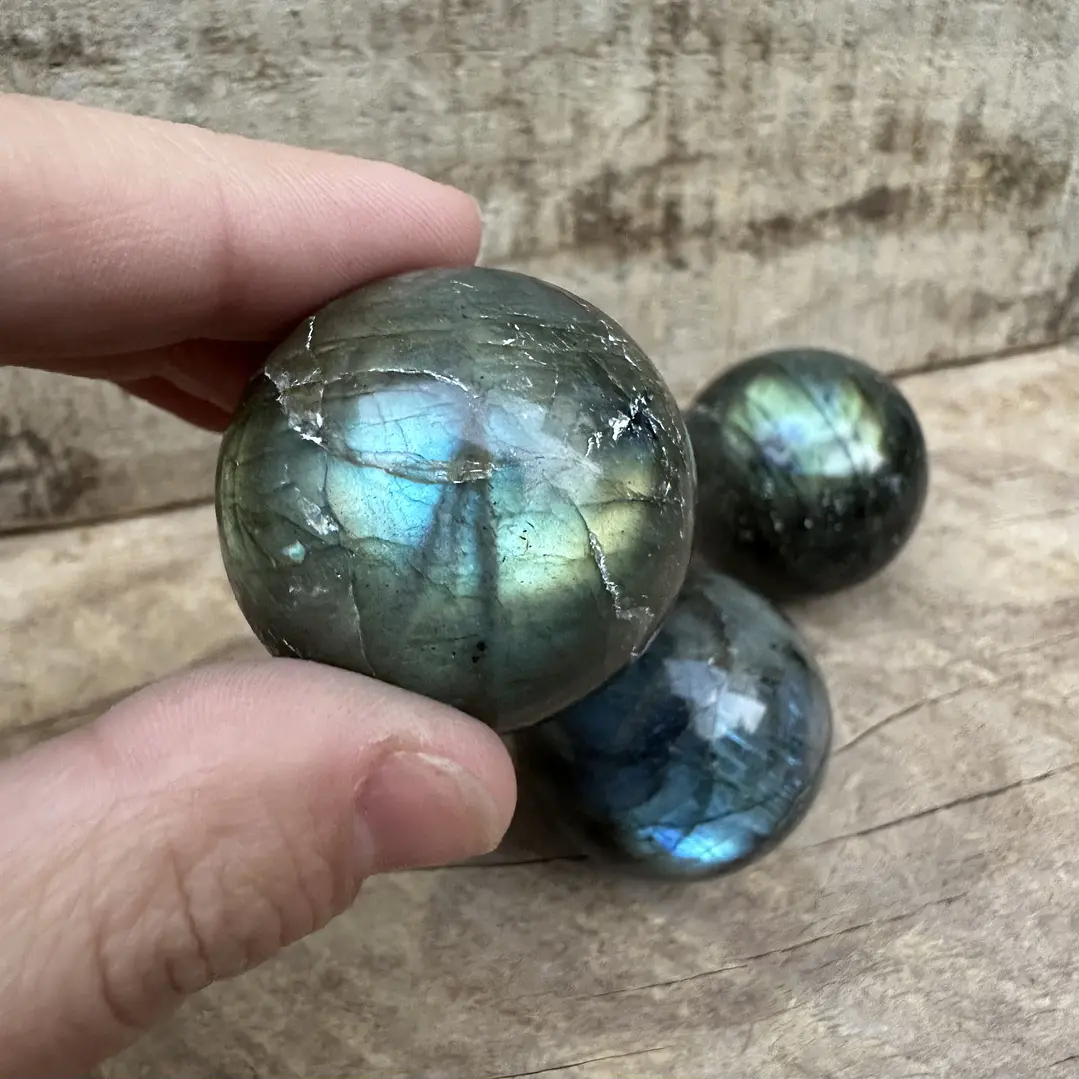 Labradorita en esfera mediana 4
