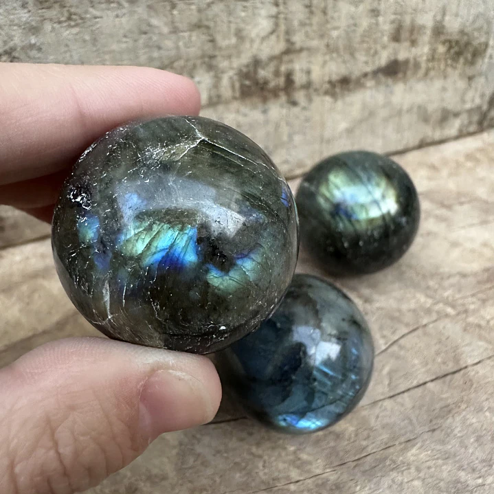 Labradorita en esfera mediana 3