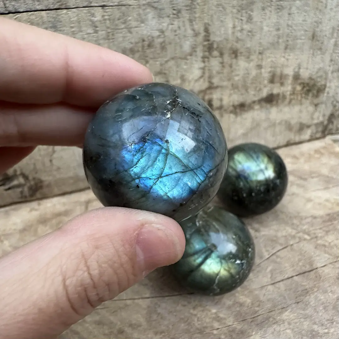 Labradorita en esfera mediana 2