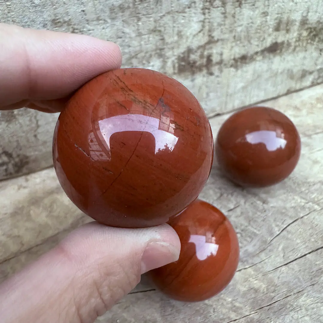 Jaspe rojo en esfera mediana 2
