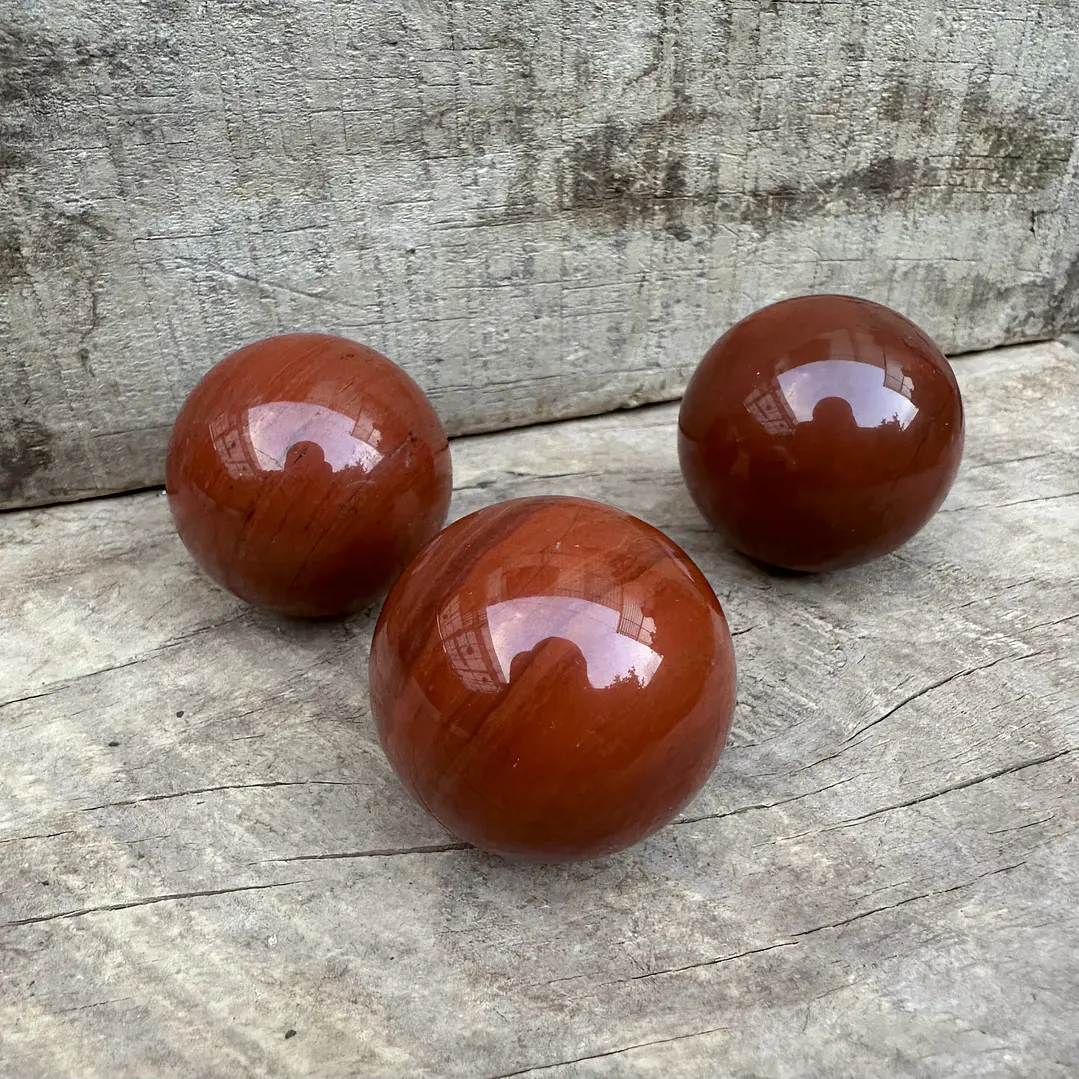 Jaspe rojo en esfera mediana 1