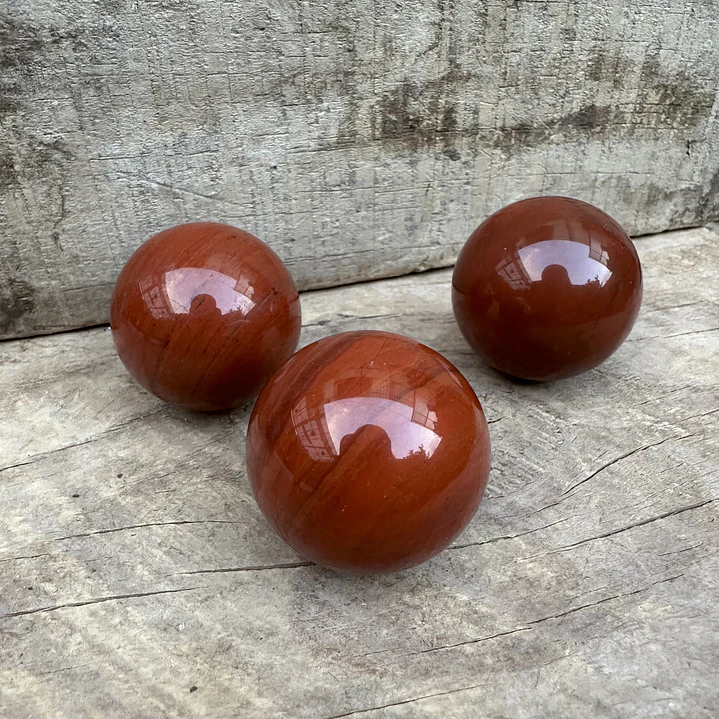 Jaspe rojo en esfera mediana 1
