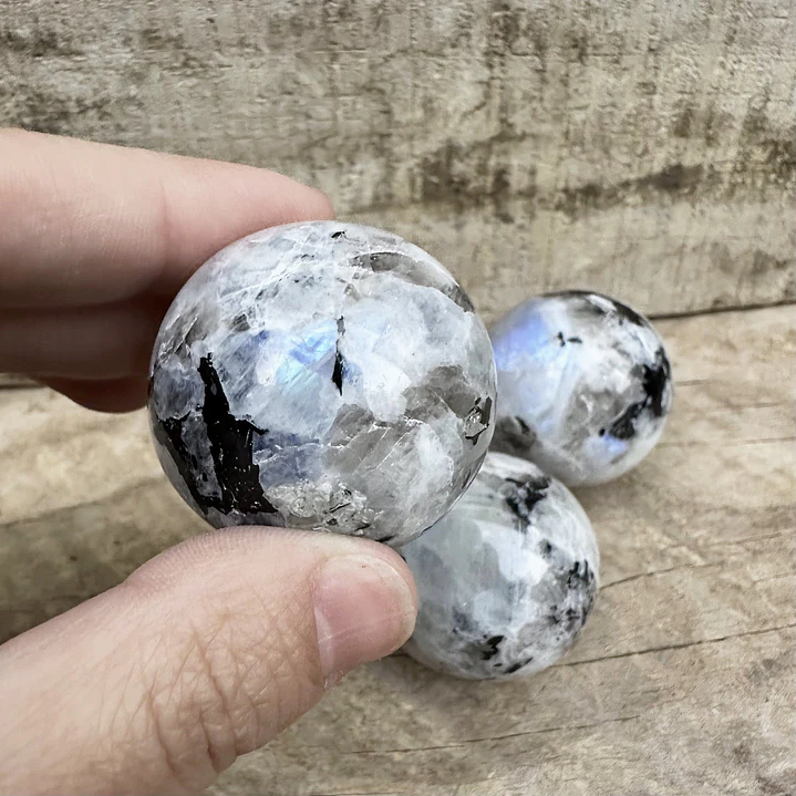 Piedra Luna en esfera mediana 3