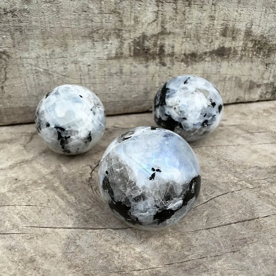 Piedra Luna en esfera mediana 1