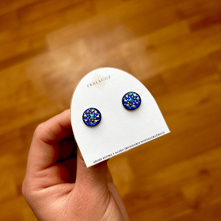 Aros de 10mm de acero inoxidable hipoalergénico y piedras de resina 1