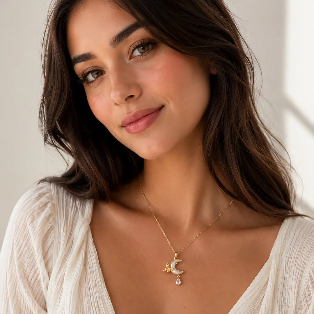 Collar Mariposa Bañado en Oro  1