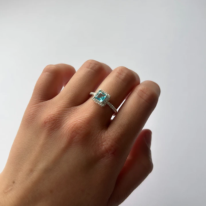 Anillo de Plata 925 - Circón Cuadrado Celeste 1