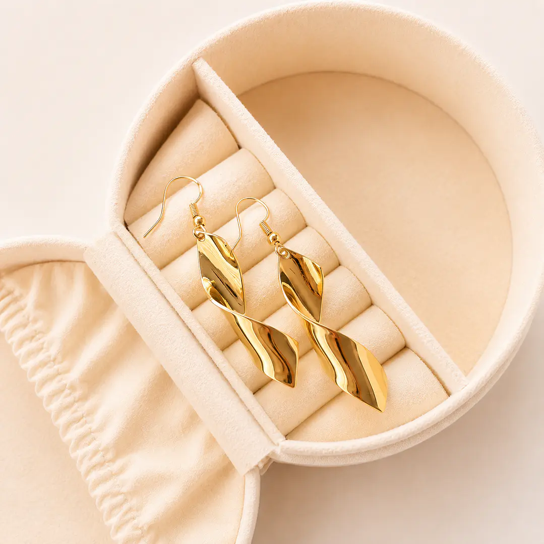 Aros Bañados en Oro 18k Diseño Espiral  1
