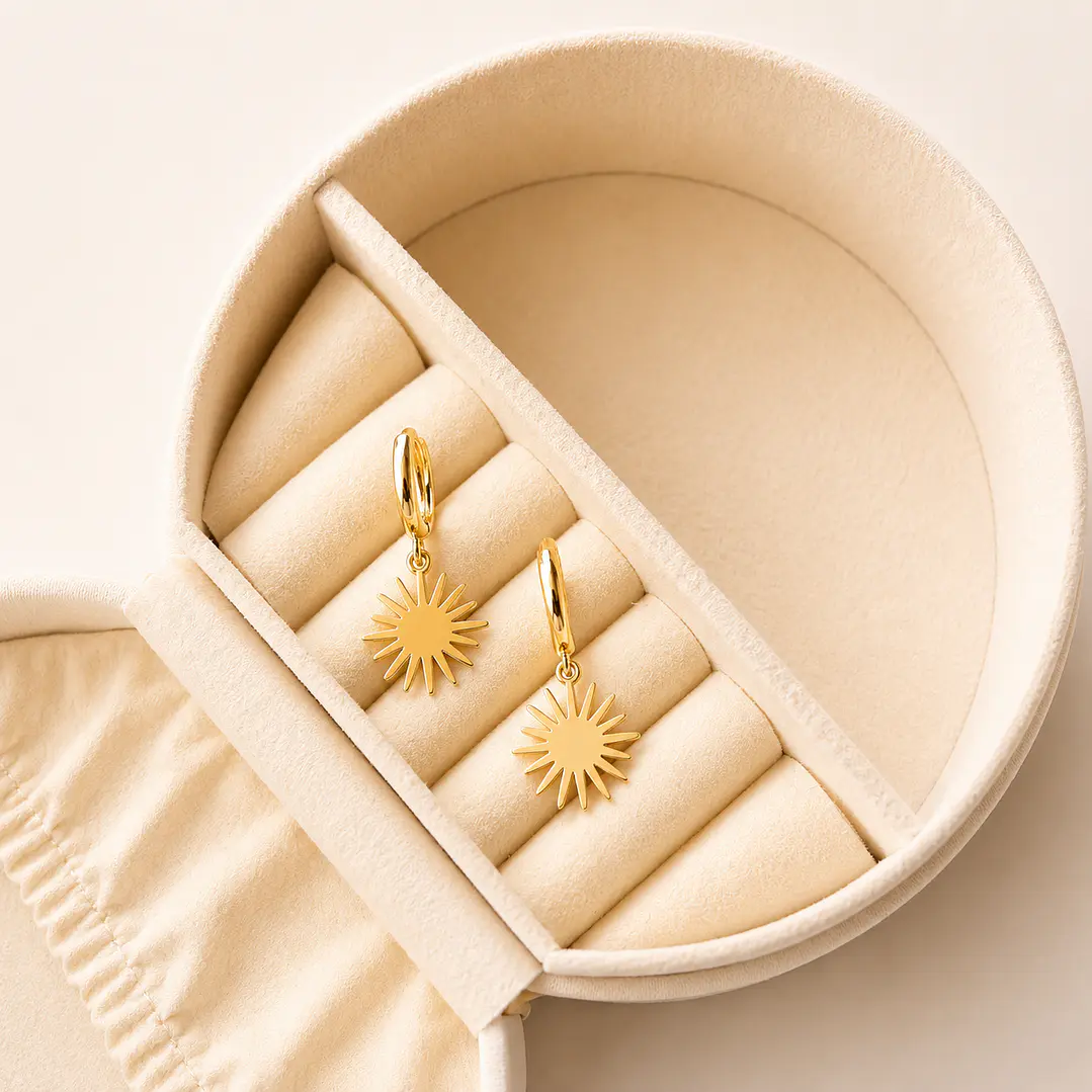 Argollas Bañadas en Oro 18k Diseño Sol 1