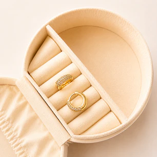 Argollas Bañados en Oro 18k Diseño Clásicas con Circones 