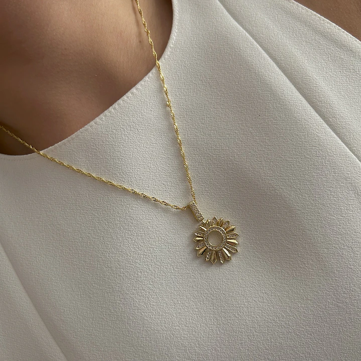 Collar Bañado en Oro Diseño Sol  1