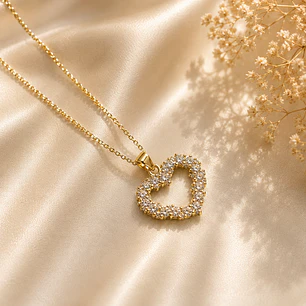 Collar Bañado en Oro Diseño Corazón de Luz