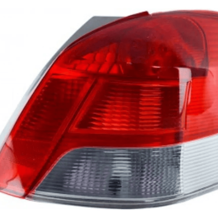 Faro Trasero Derecho Toyota Yaris Sport 2009–2011 1