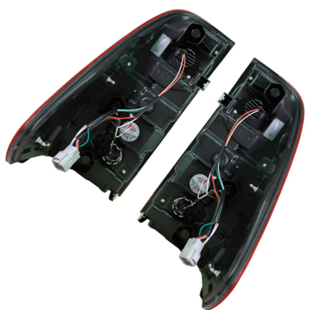 Faro Trasero LED Toyota Hilux Revo 2016–2025 Precio por el par 1