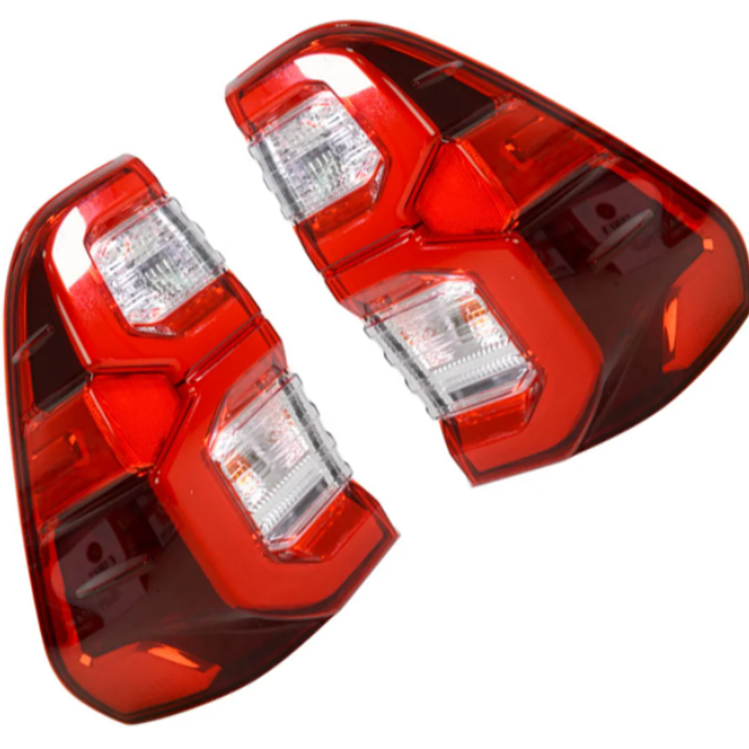 Faro Trasero LED Toyota Hilux Revo 2016–2025 Precio por el par 3