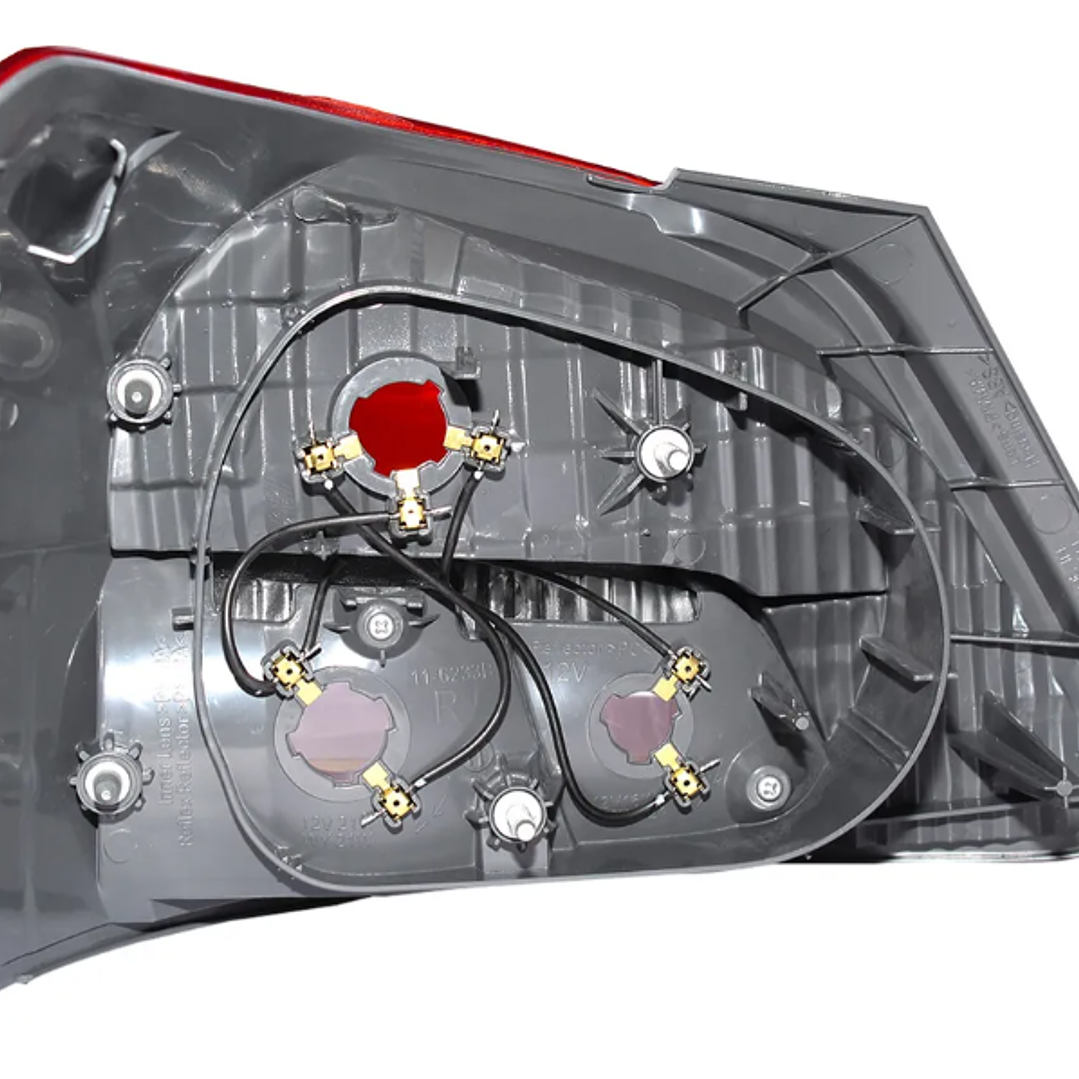 Faro Trasero Toyota Yaris Sedán 2006–2013 Marca TYC Izq/der (precio por unidad) 2