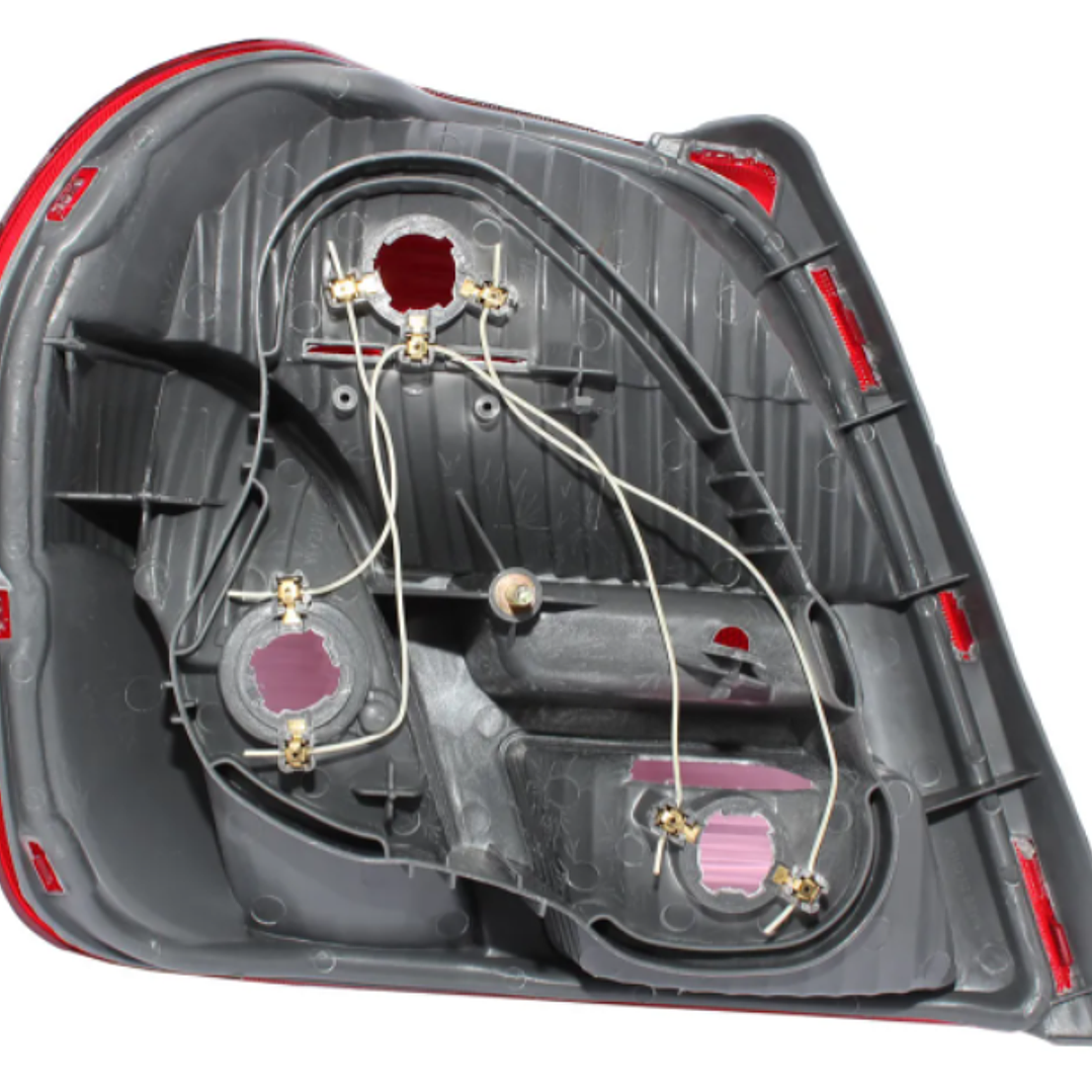 Faro trasero para Toyota Yaris sedan 2000-2003 Der/Izq Precio por unidad 2