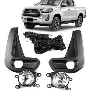 Neblinero Toyota Hilux Revo SR 2022-2025