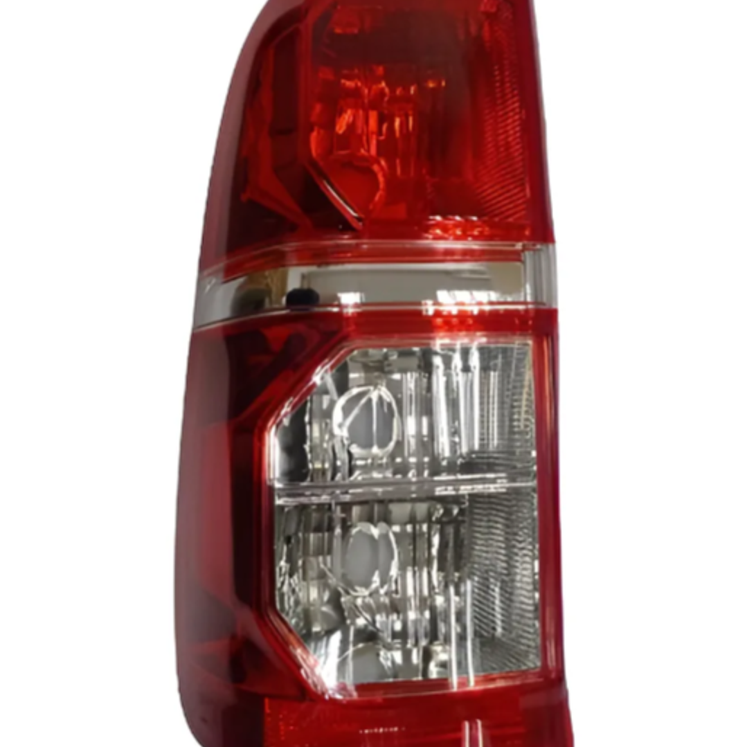 Faro Trasero Izquierdo Toyota Hilux KUN 2012-2015 1