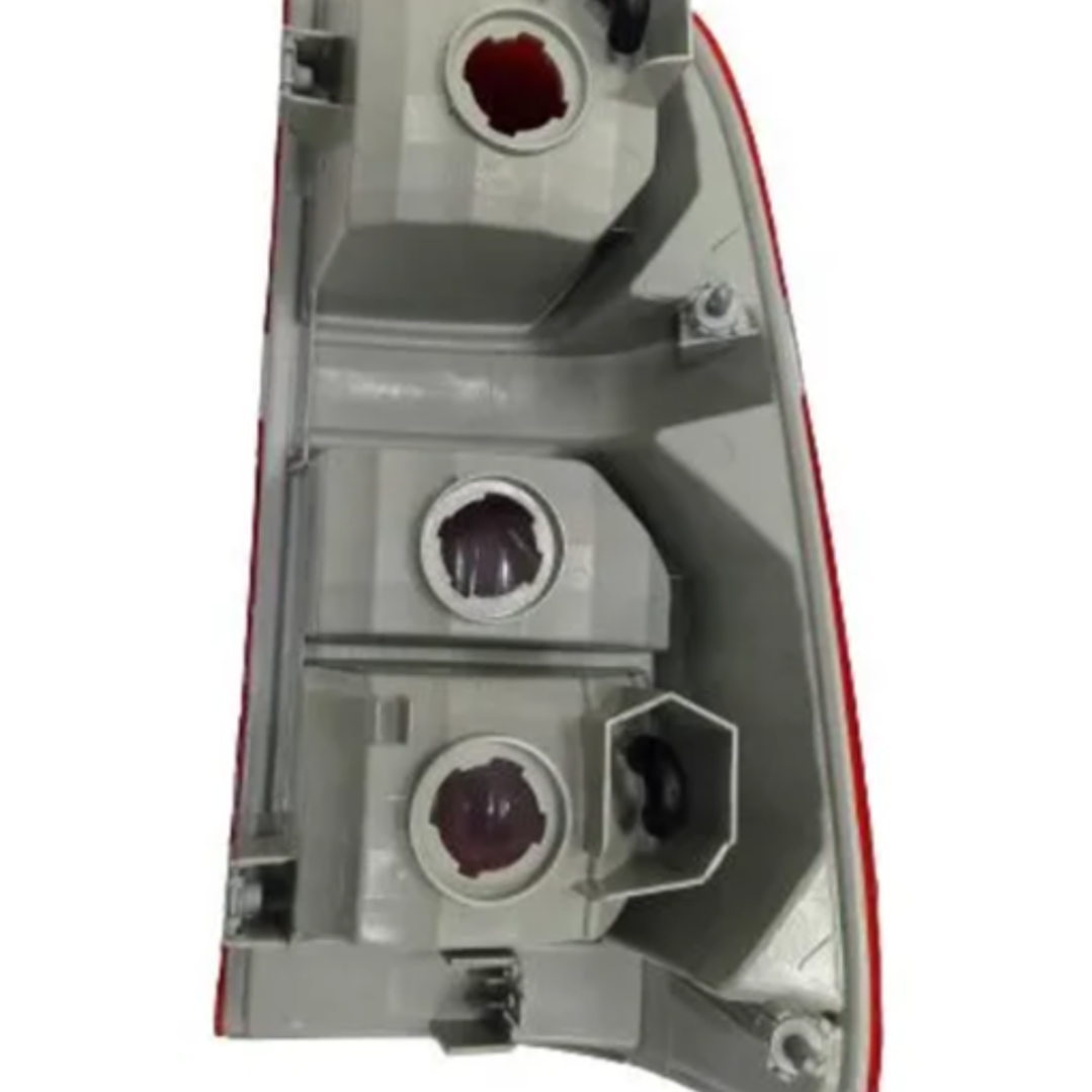 Faro Trasero Izquierdo Toyota Hilux KUN 2012-2015 2