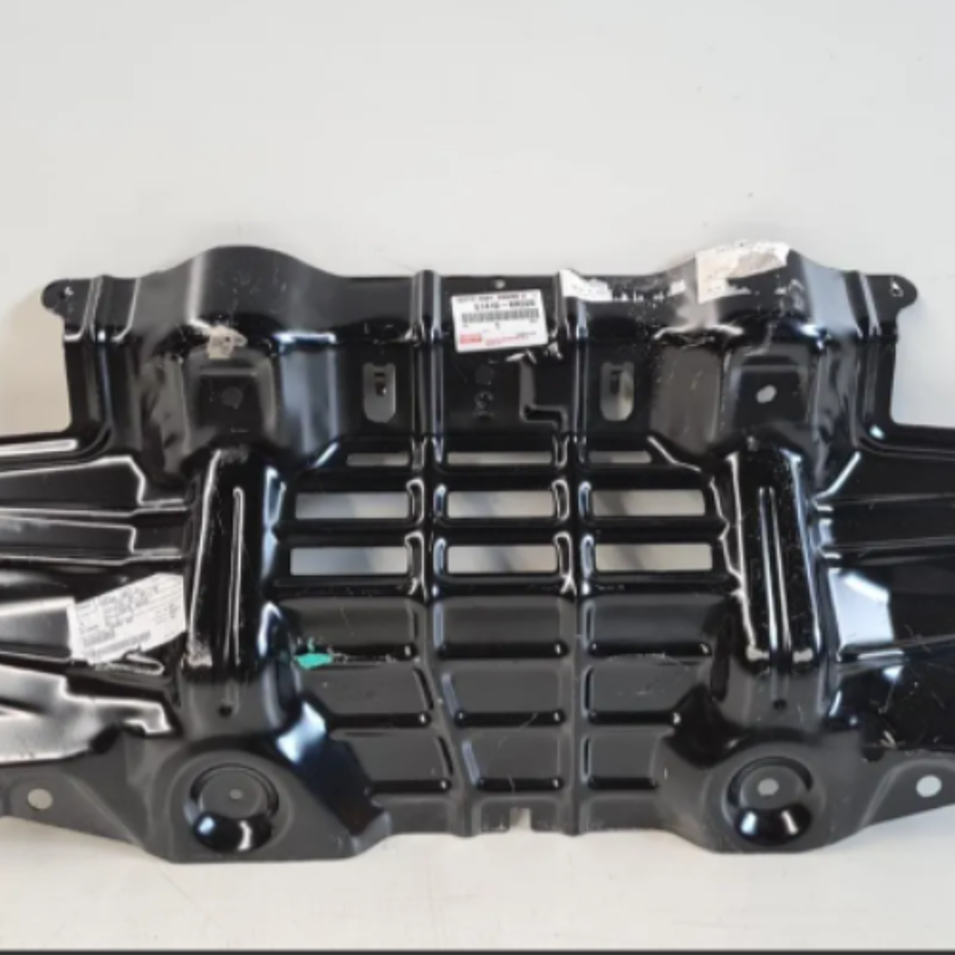 Cubre Cárter Plástico Toyota Hilux 2016-2025 1