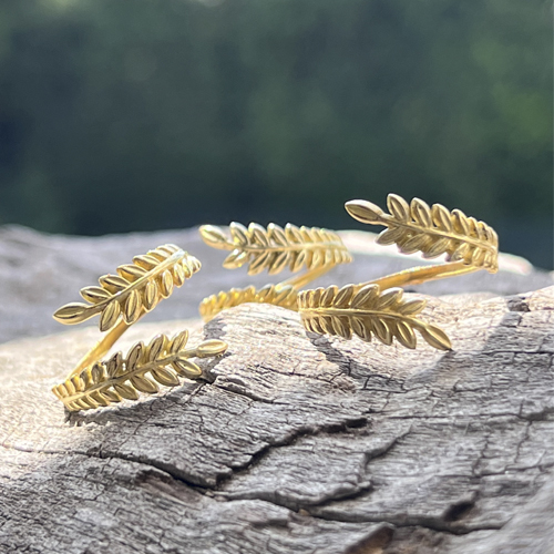 Anillo hoja dorado