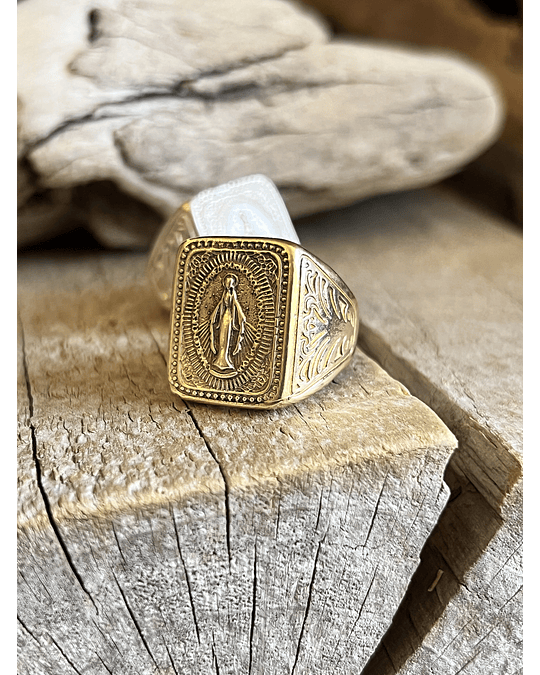 Anillo virgen dorado