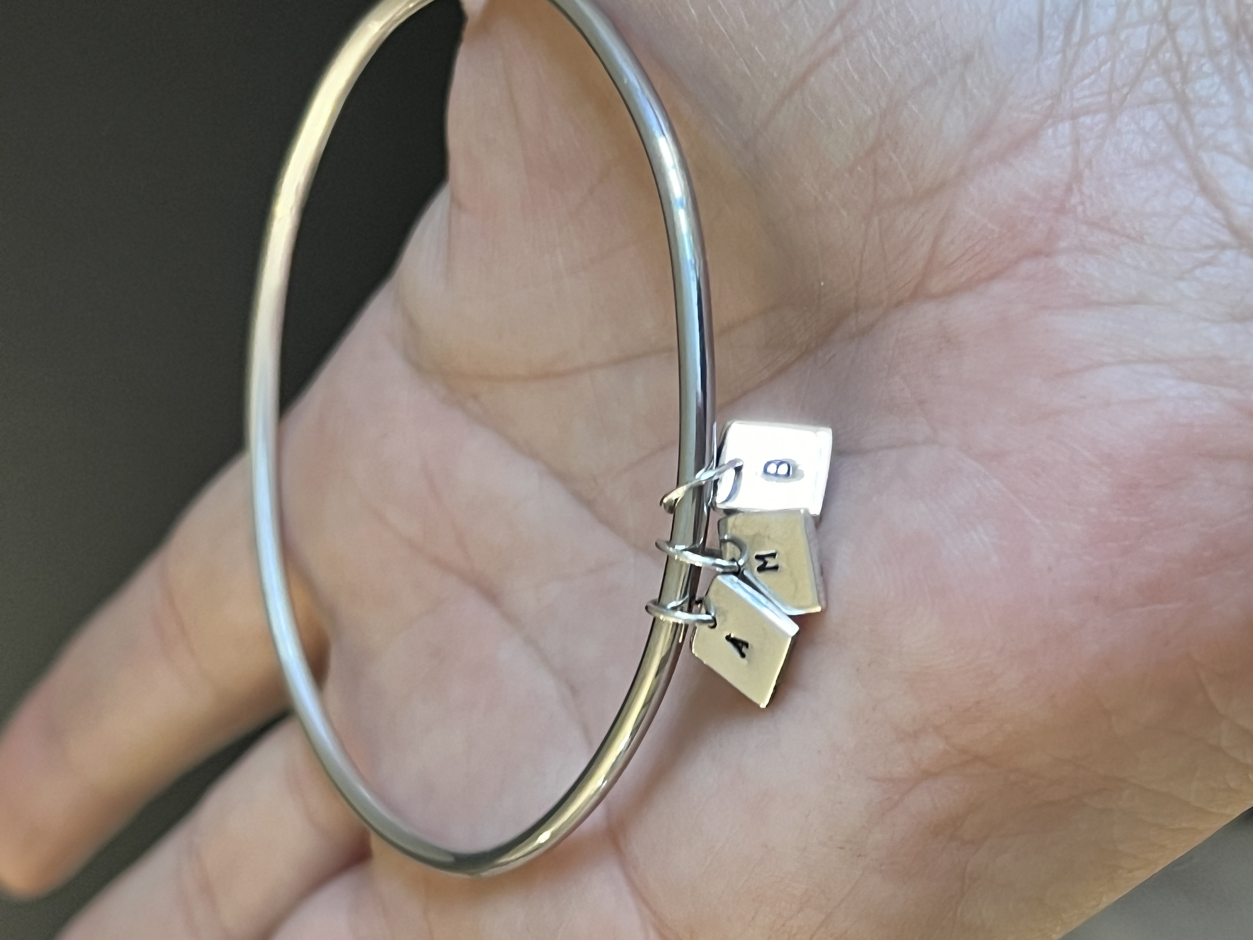 Pulsera cerrada personalizada