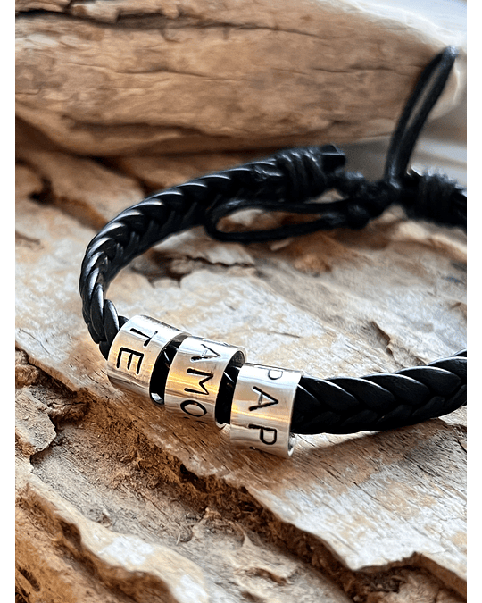 pulsera cuero amarrada