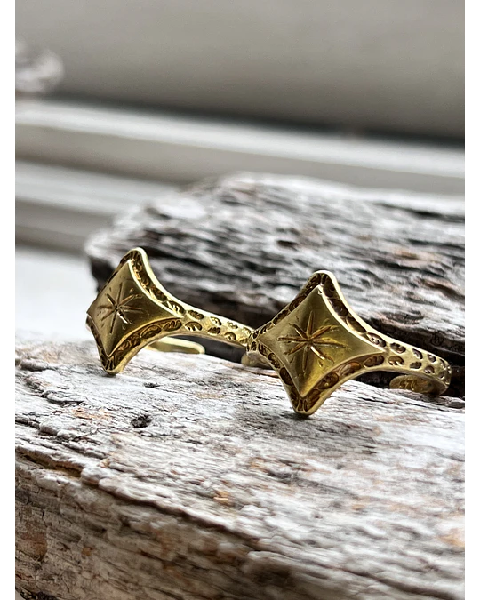 Anillo clarita dorado