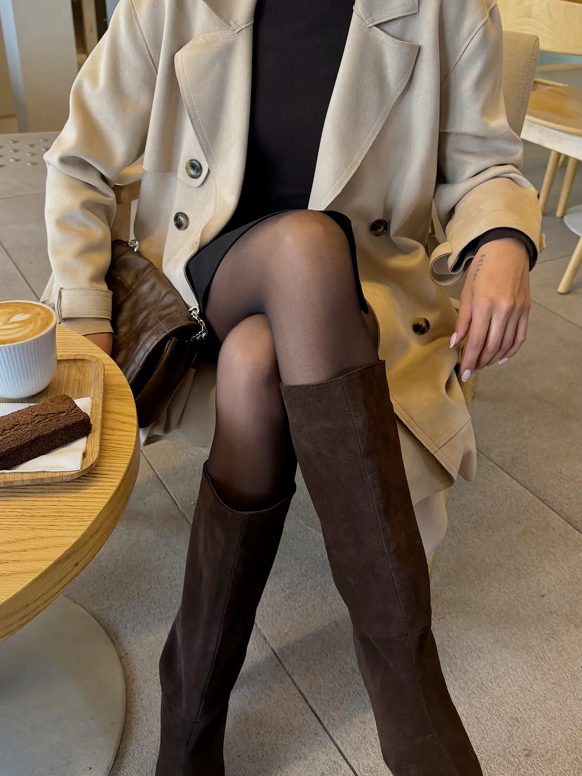 SYLVIE GAMUZA CHOCOLATE 1