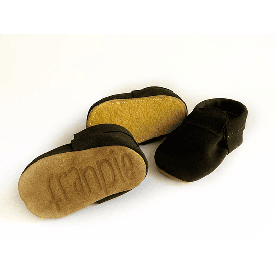 Moccs Negro.