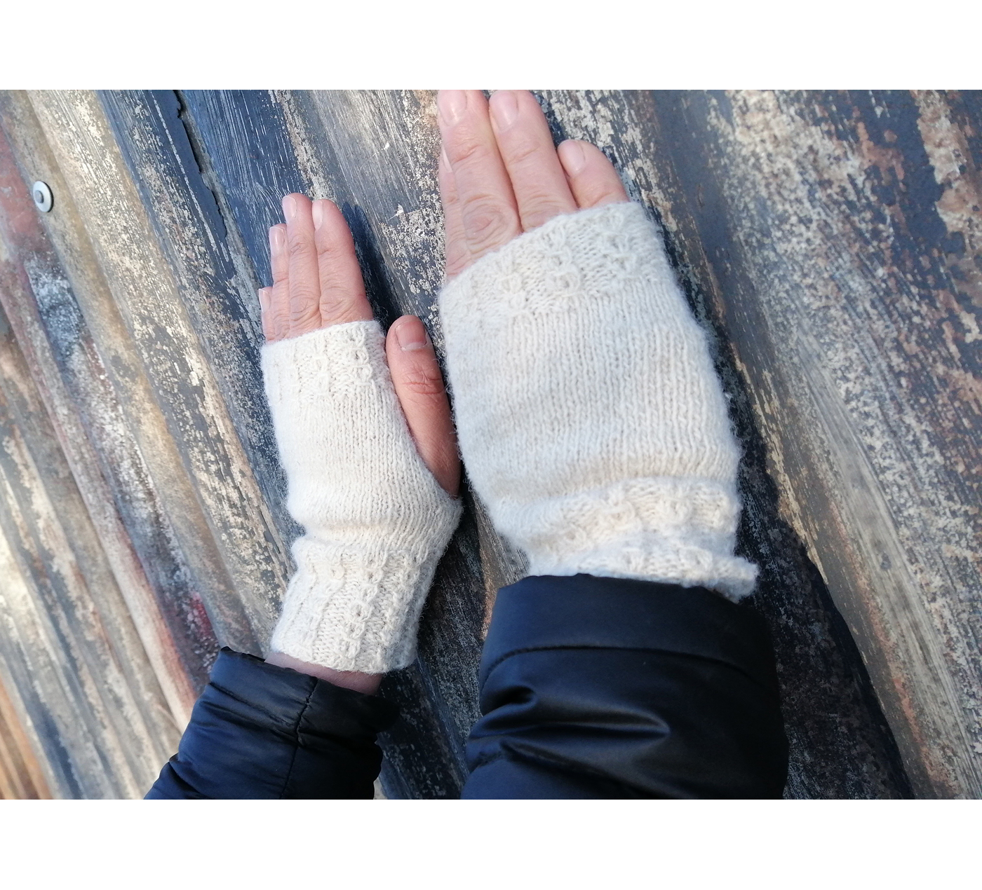 "Estepa" hand-knitted wool gloves - Wildlife Friendly® certified
