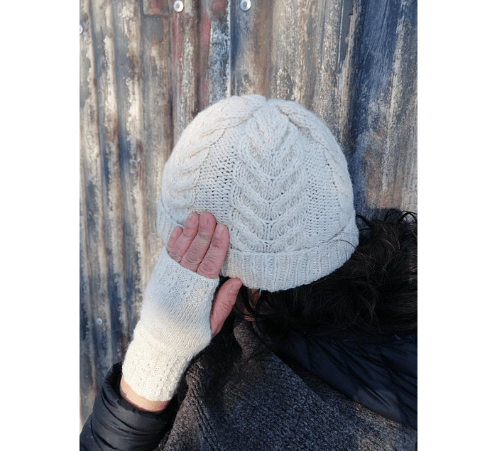 "Estepa" hand-knitted wool gloves - Wildlife Friendly® certified
