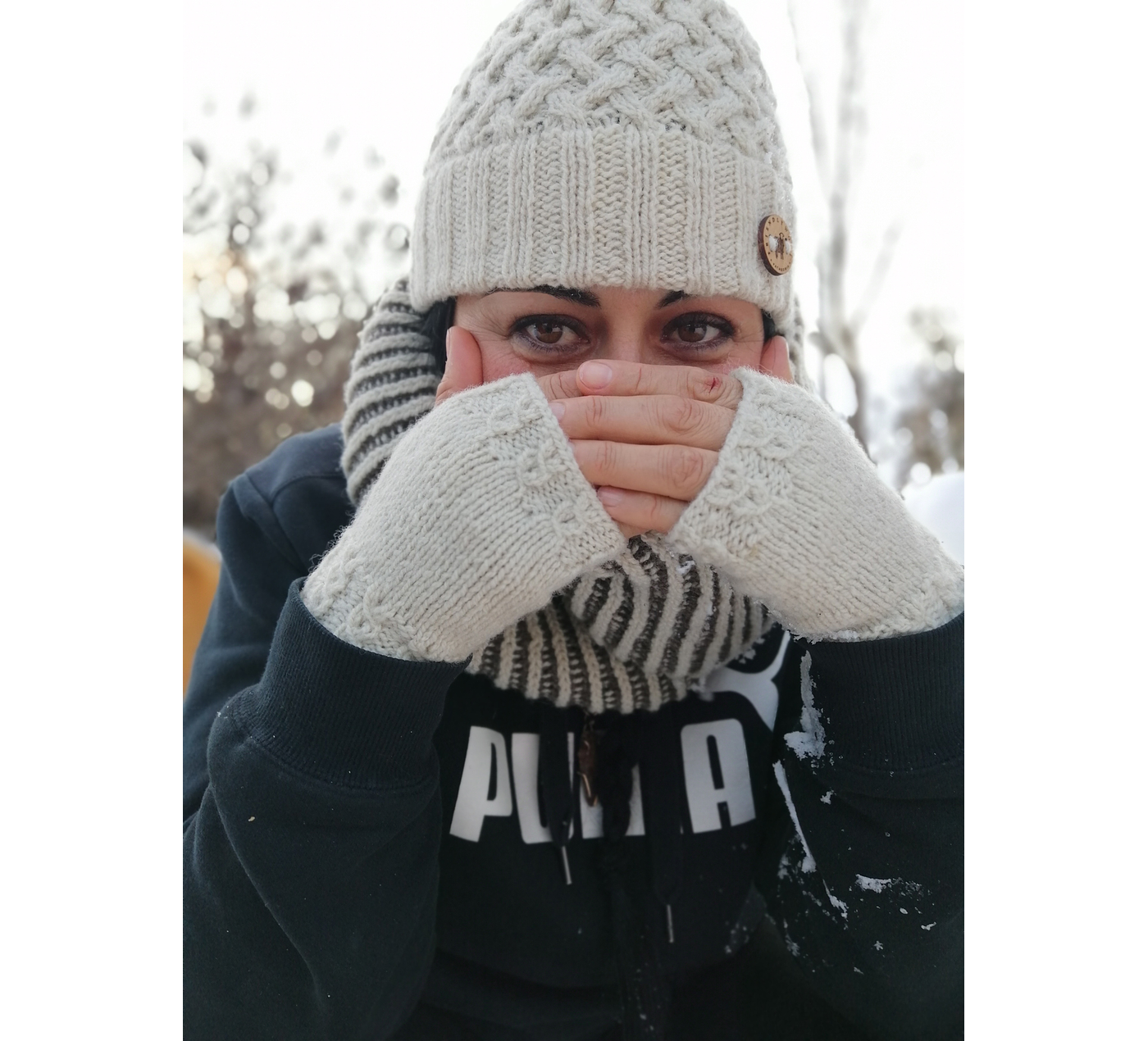 "Estepa" hand-knitted wool gloves - Wildlife Friendly® certified