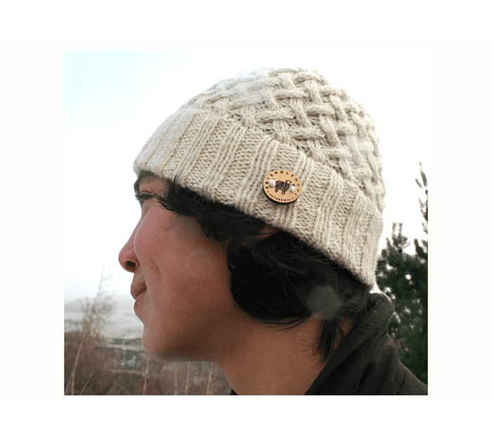 "Apple Pie" hand-knitted hat - Wildlife Friendly® certified 