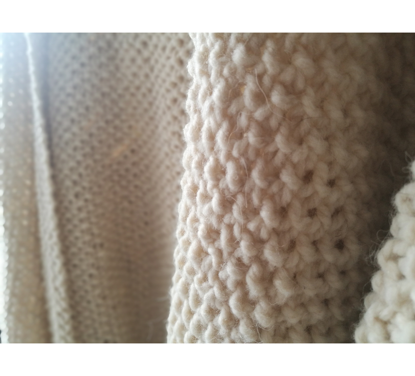 "Plain" hand-knitted wool roan