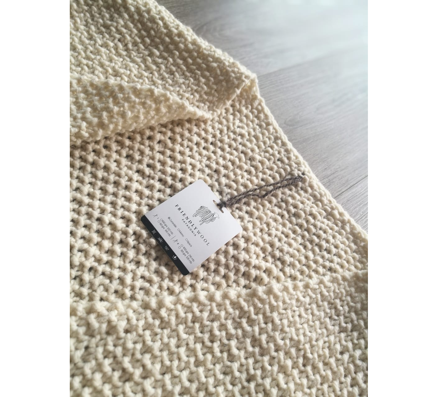 "Plain" hand-knitted wool roan