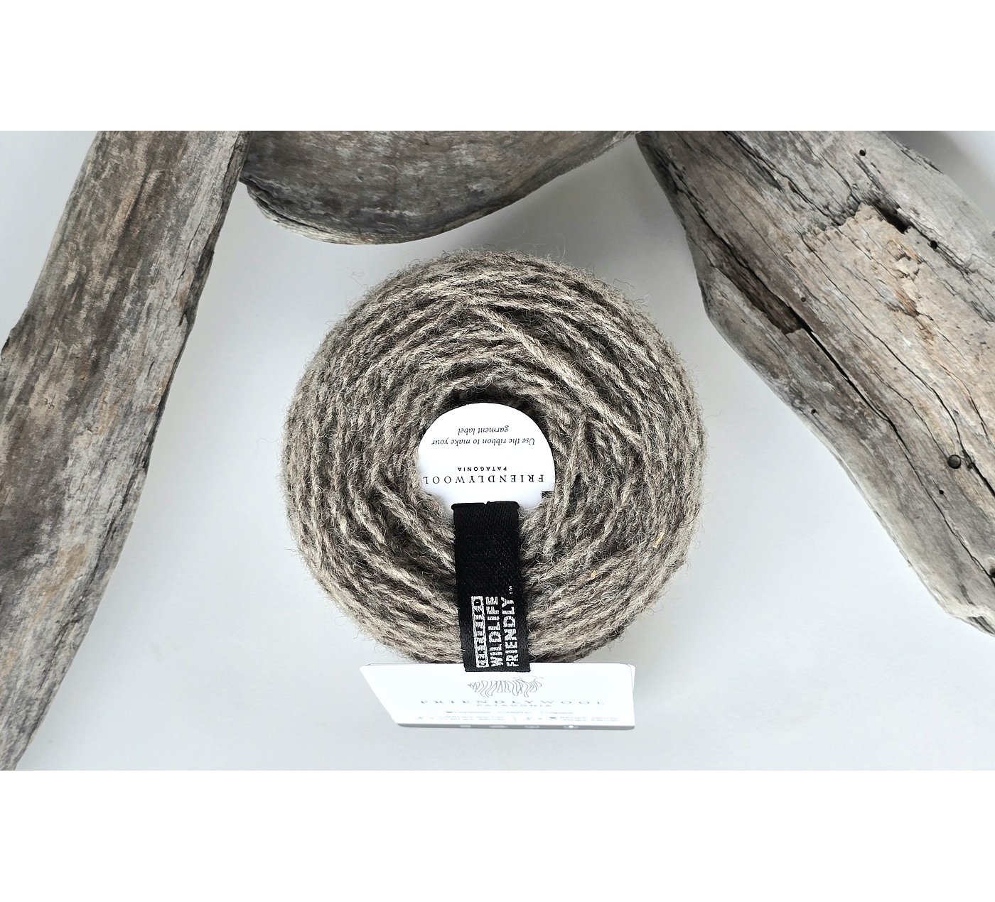 Ovillo 100% oveja Corriedale gris DK 2 hebras - Wildlife Friendly